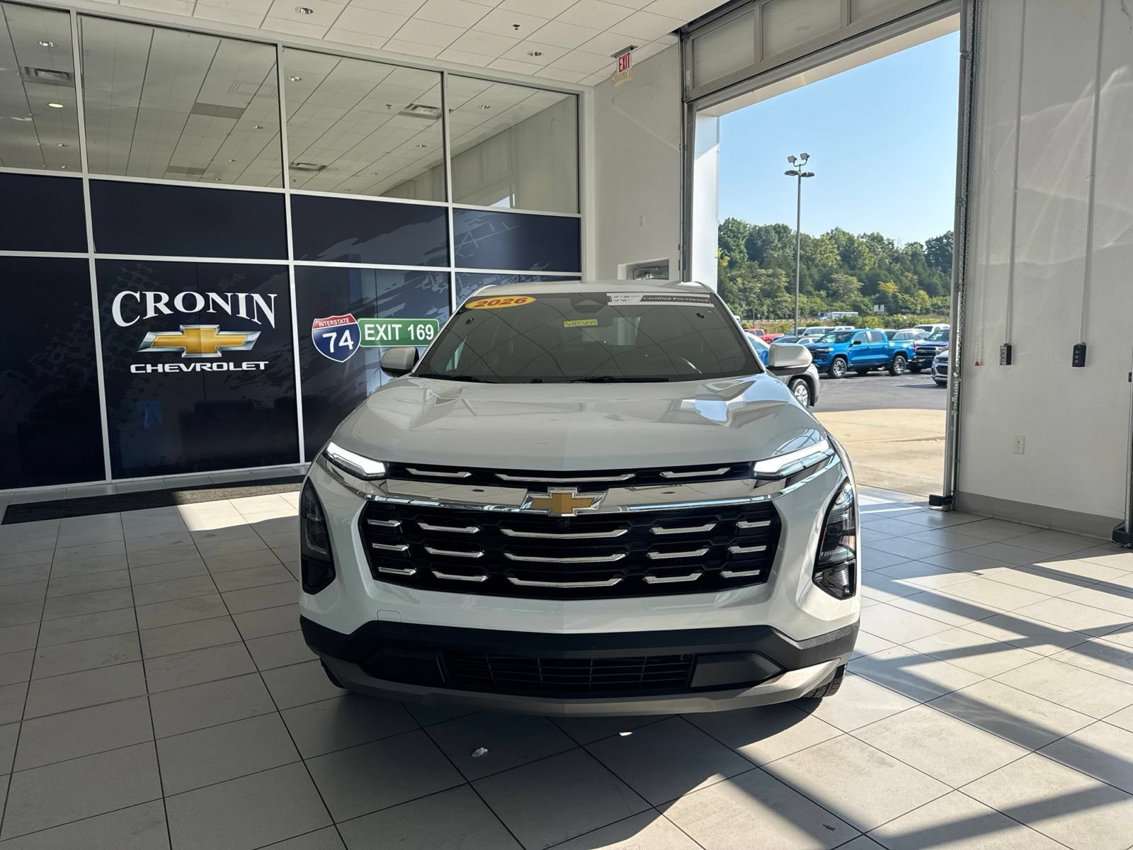 Used 2026 Chevrolet Equinox LT w/ Convenience Package II FWD image 2