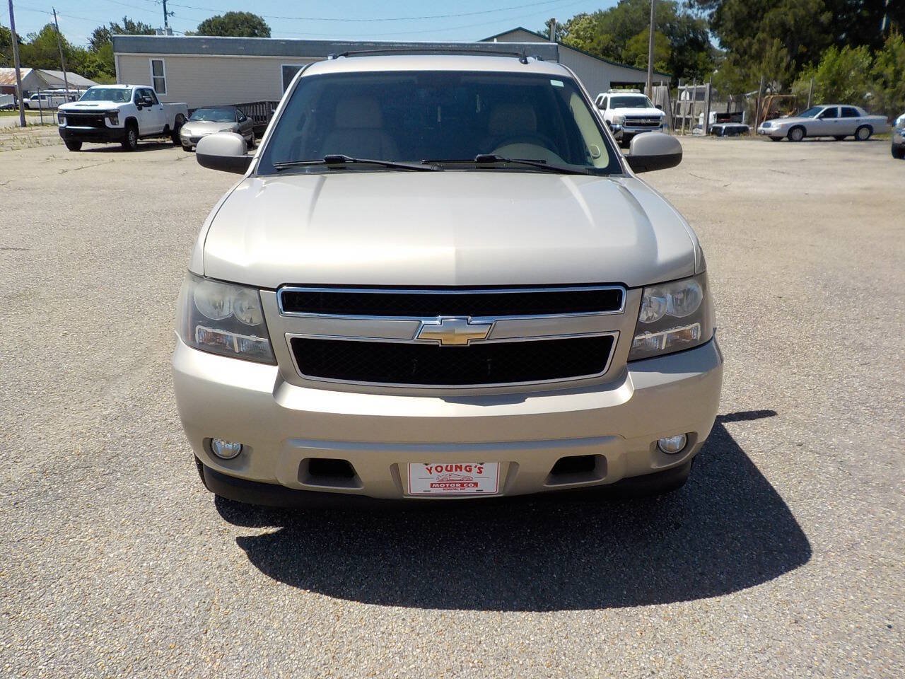 Used 2009 Chevrolet Suburban LT w/ Luxury Package RWD image 8