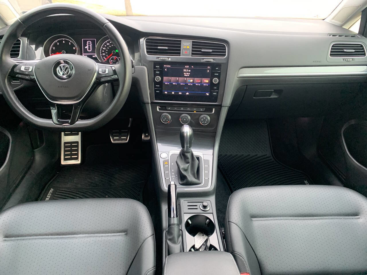 Used 2019 Volkswagen Golf Alltrack SE image 9