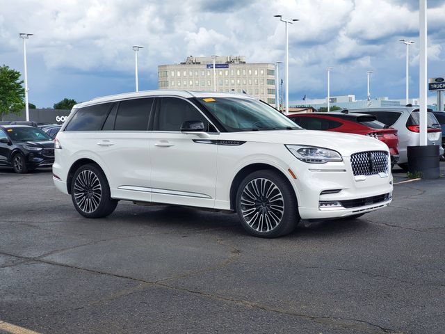 Used 2023 Lincoln Aviator Black Label w/ Dynamic Handling Package AWD/4WD image 2