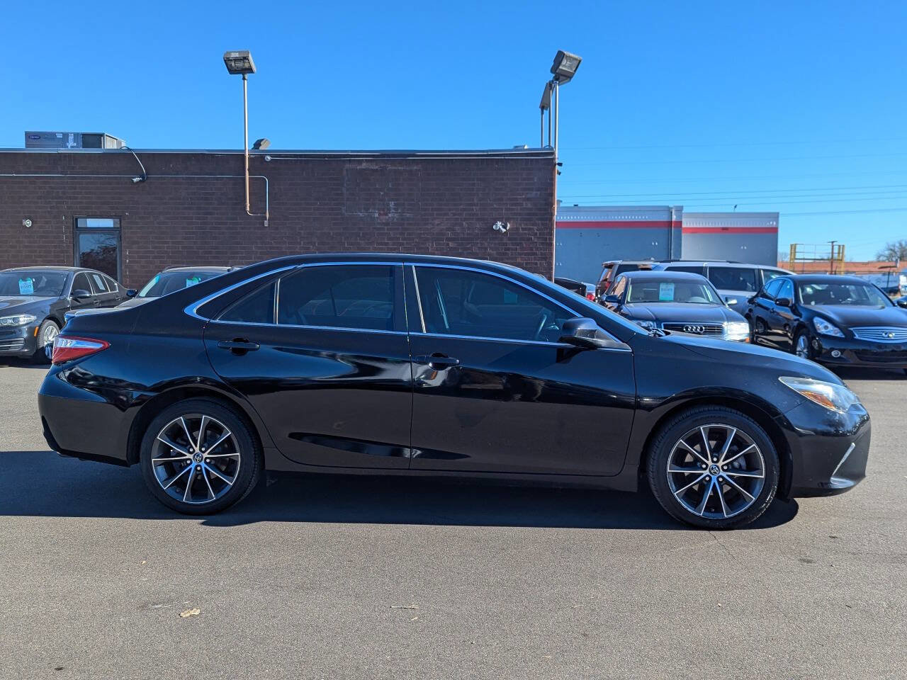 Used 2015 Toyota Camry XSE w/ Moonroof Package image 5