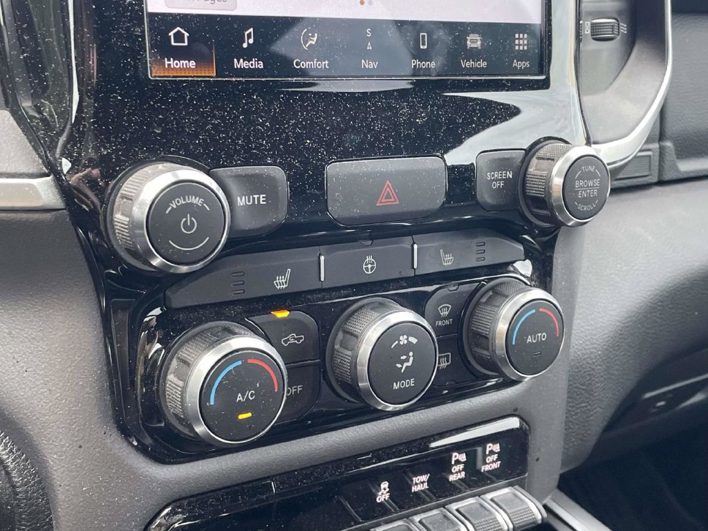 Used 2022 RAM 1500 Big Horn w/ Night Edition AWD/4WD image 34