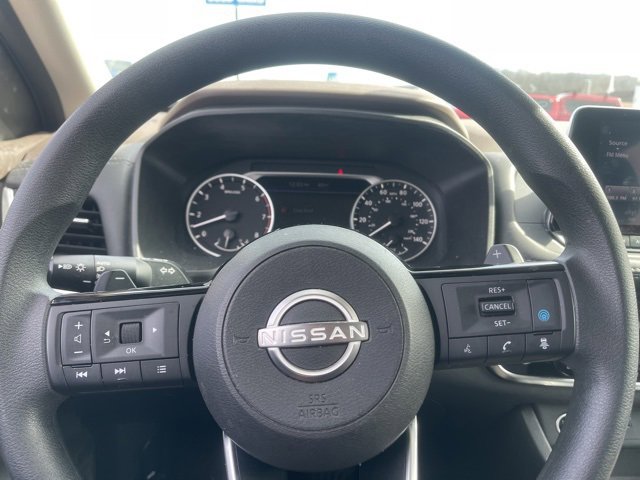 Used 2023 Nissan Rogue SV image 30