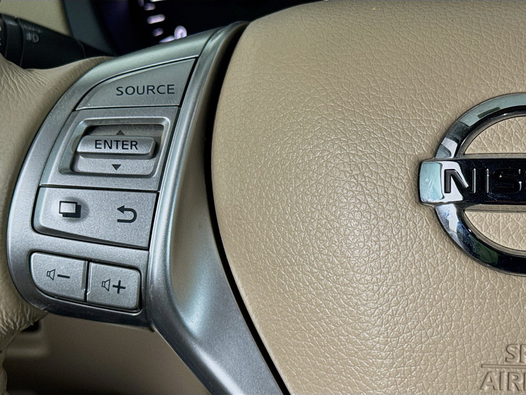Used 2017 Nissan Altima 2.5 SL w/ Moonroof Package FWD image 11