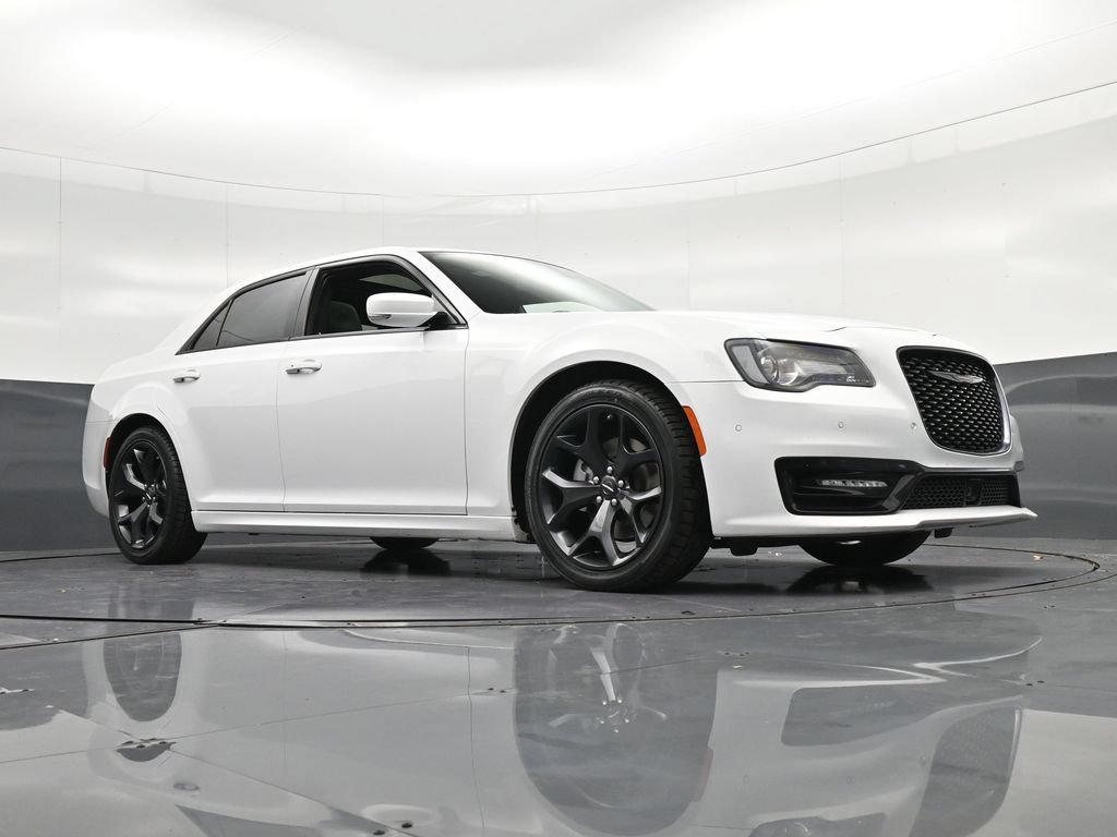 Used 2023 Chrysler 300 S w/ Comfort Group RWD image 30