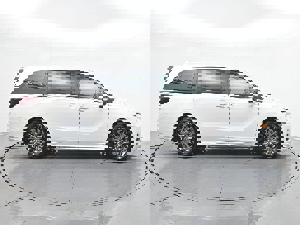 Used 2026 Honda Odyssey Touring image 4