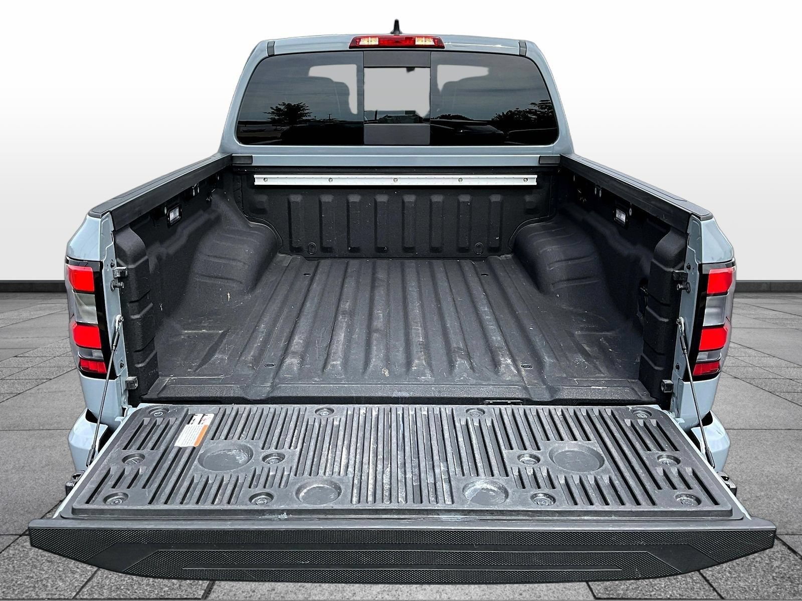 Certified 2025 Nissan Frontier PRO-4X w/ Pro Premium Package AWD/4WD image 9