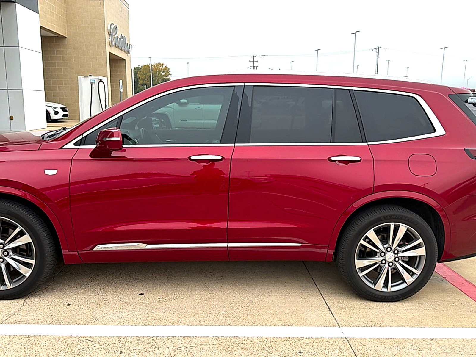 Used 2020 Cadillac XT6 Premium Luxury FWD image 4