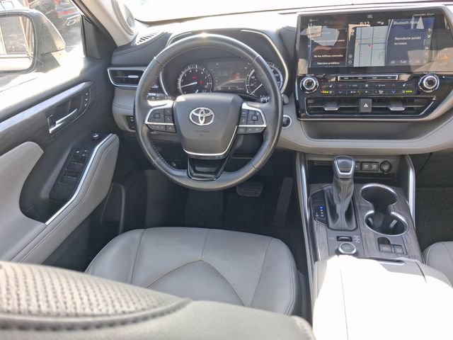 Used 2021 Toyota Highlander Limited AWD/4WD image 8