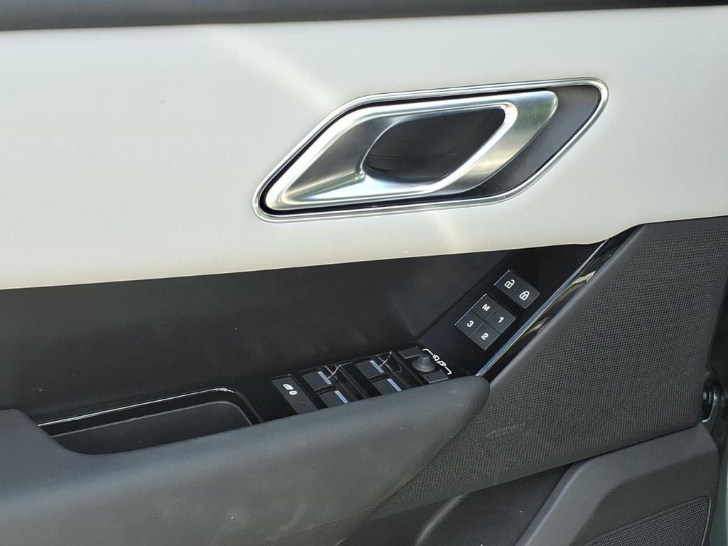 New 2026 Land Rover Range Rover Velar Dynamic SE AWD/4WD image 10