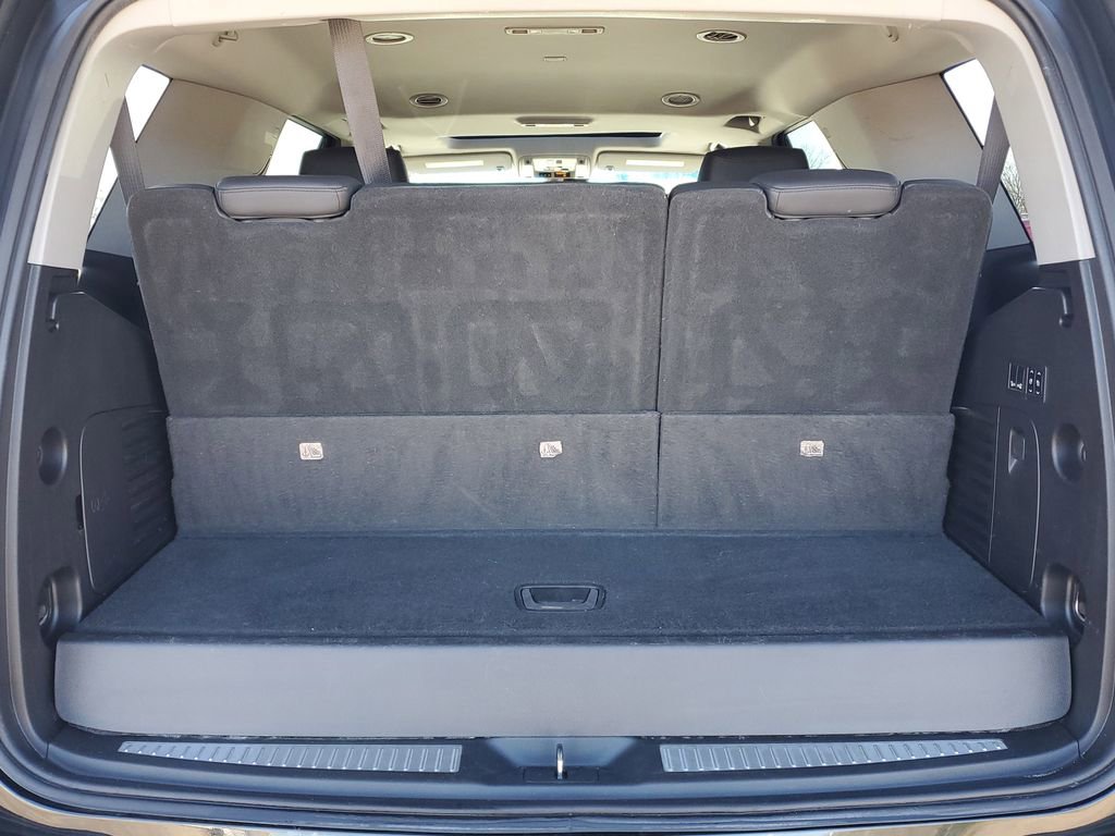 Used 2018 Cadillac Escalade Luxury w/ LPO, Radiant Package AWD/4WD image 31