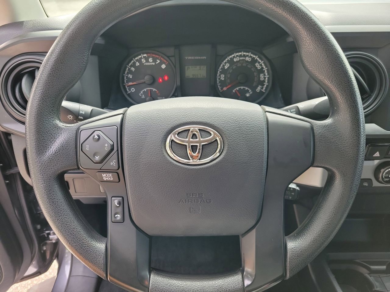 Used 2016 Toyota Tacoma SR RWD image 17
