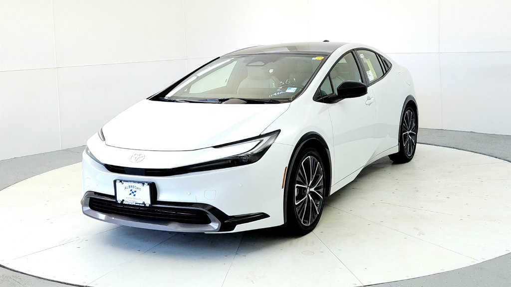 New 2027 Toyota Prius XLE FWD image 2