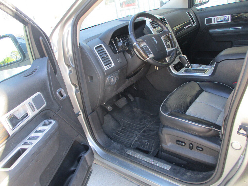 Used 2008 Lincoln MKX AWD image 26