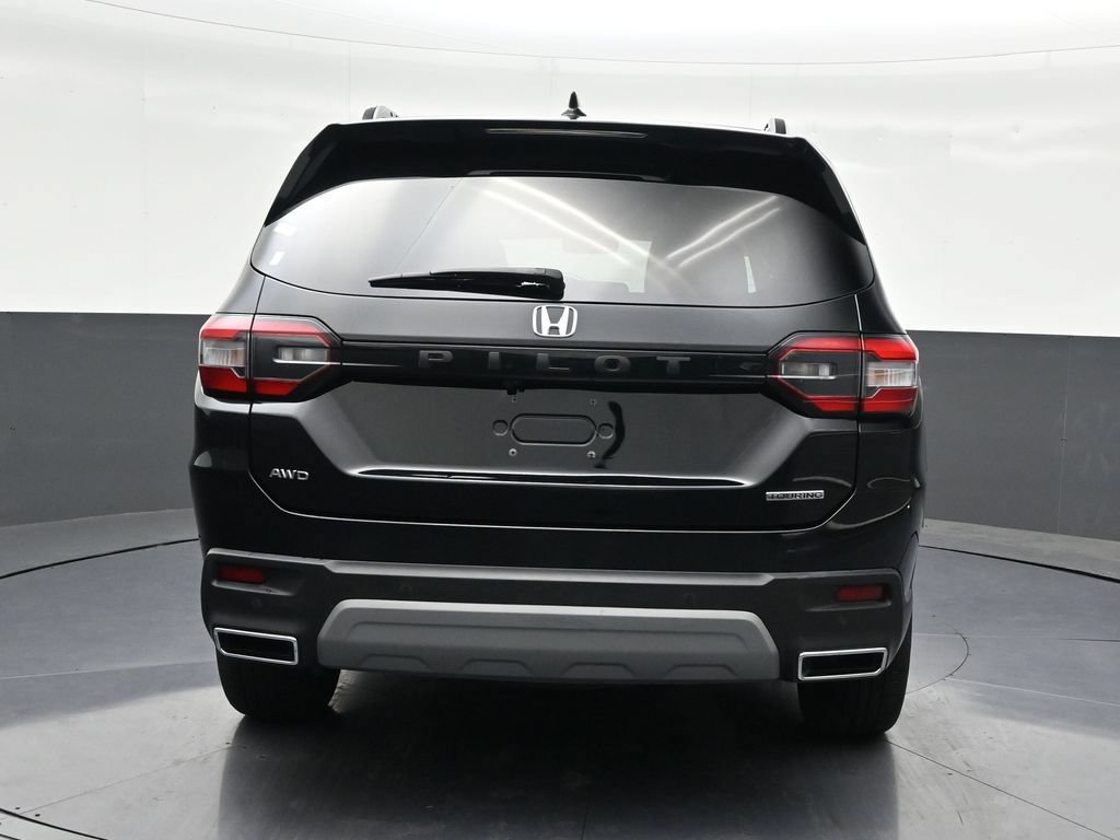 Used 2023 Honda Pilot Touring image 4