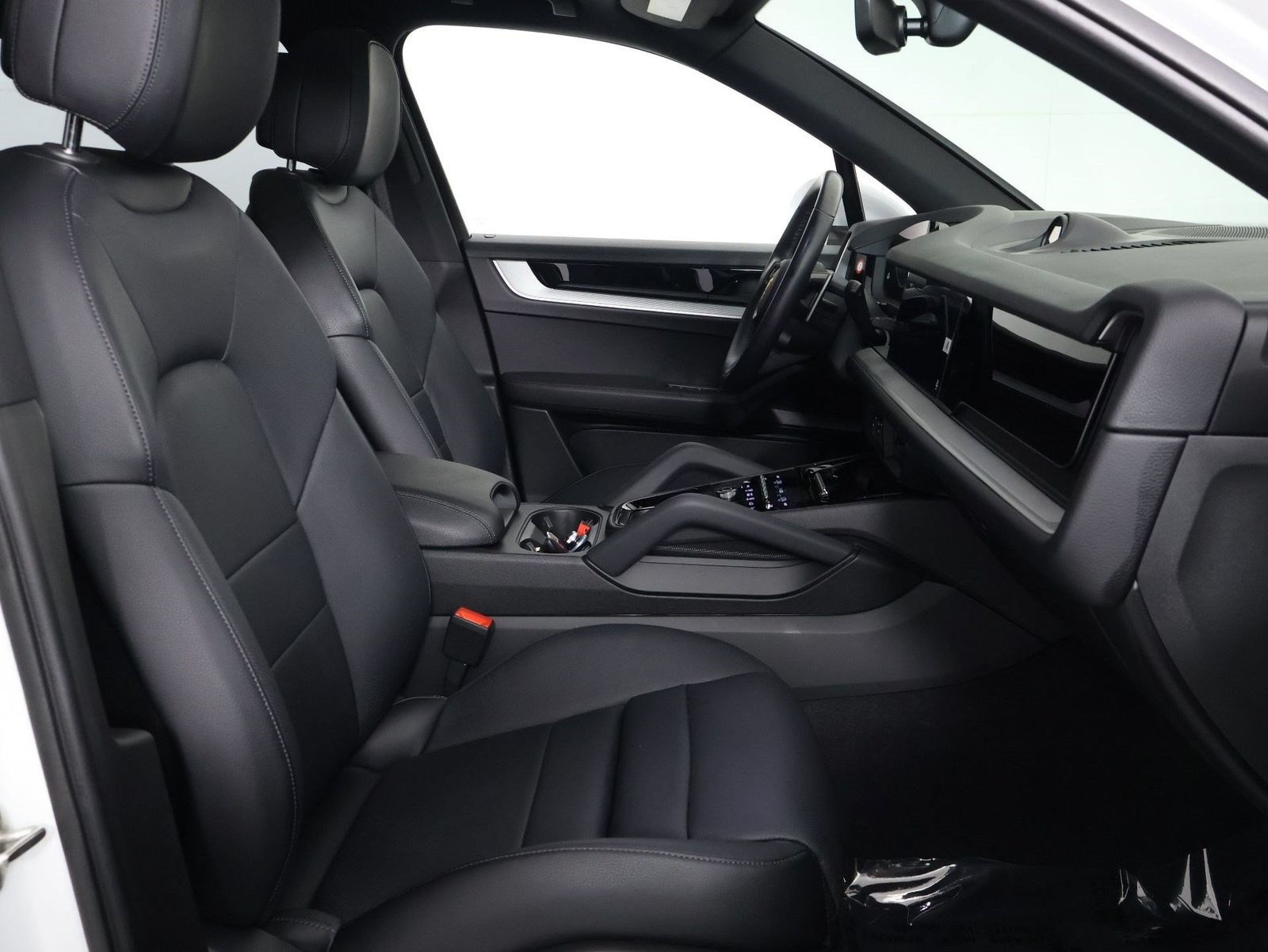 Certified 2024 Porsche Cayenne S AWD/4WD image 31