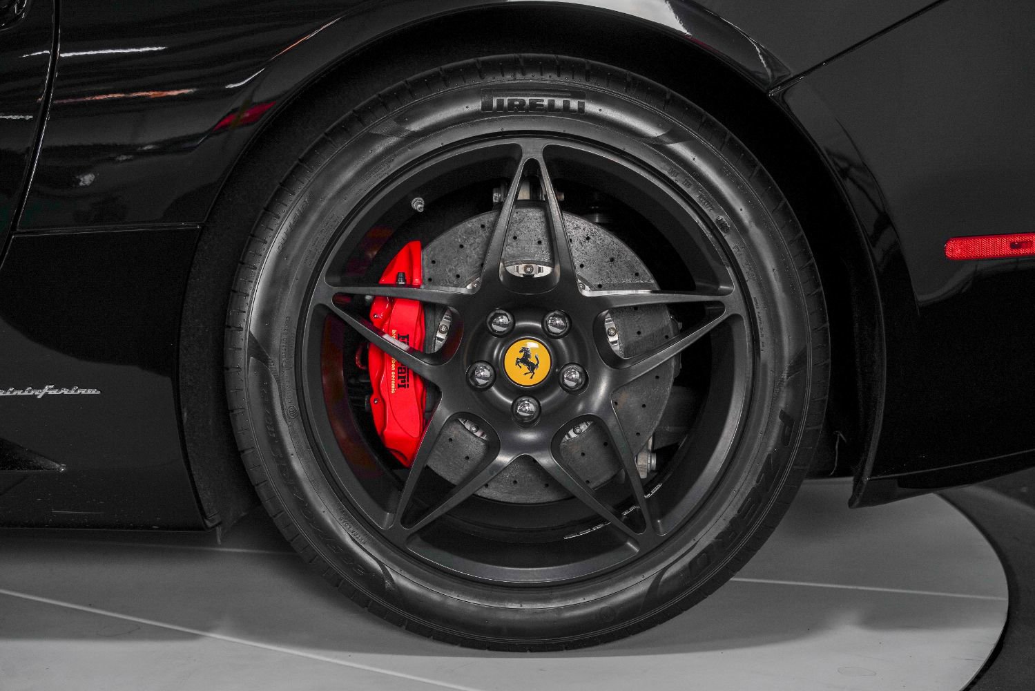 Used 2010 Ferrari California RWD image 23