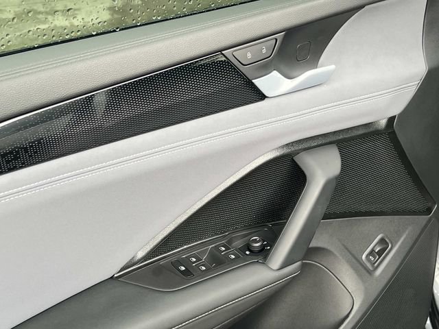 New 2026 Volkswagen Tiguan SE R-Line image 10