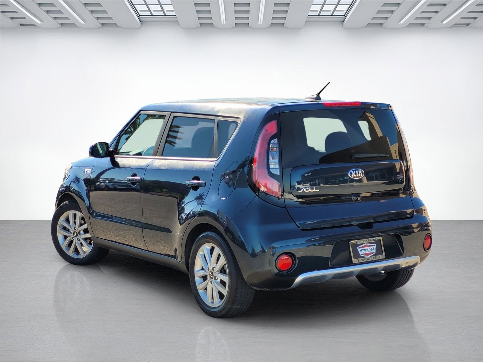 Used 2018 Kia Soul + FWD image 13