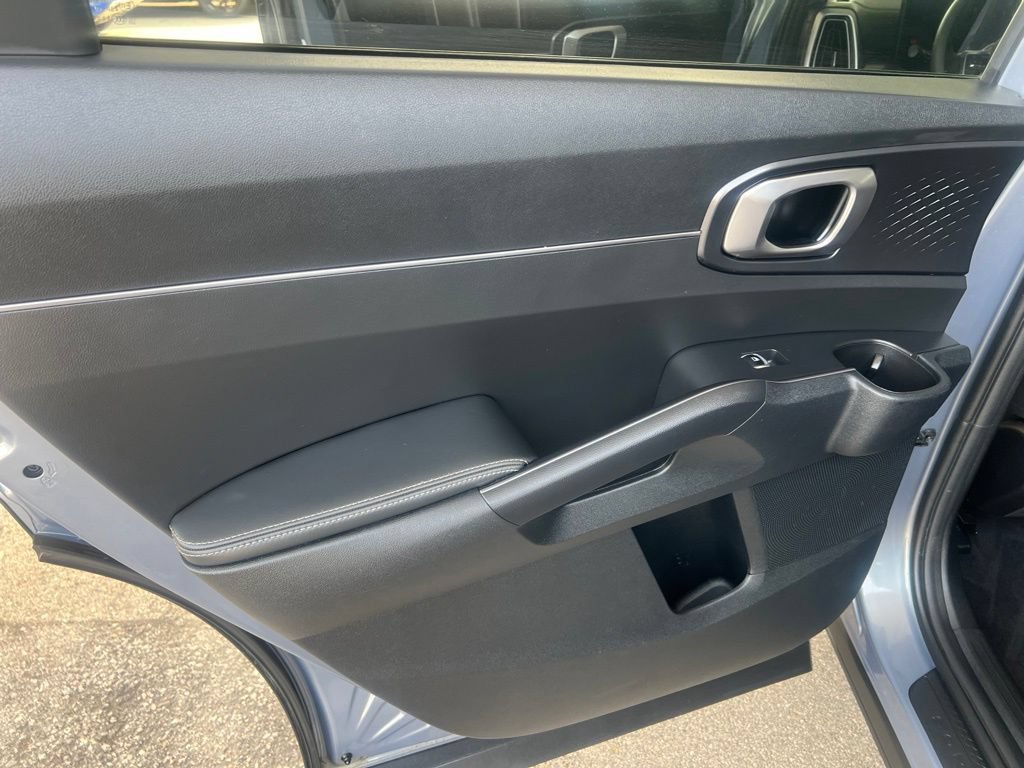 Certified 2024 Kia Sorento LX FWD image 10