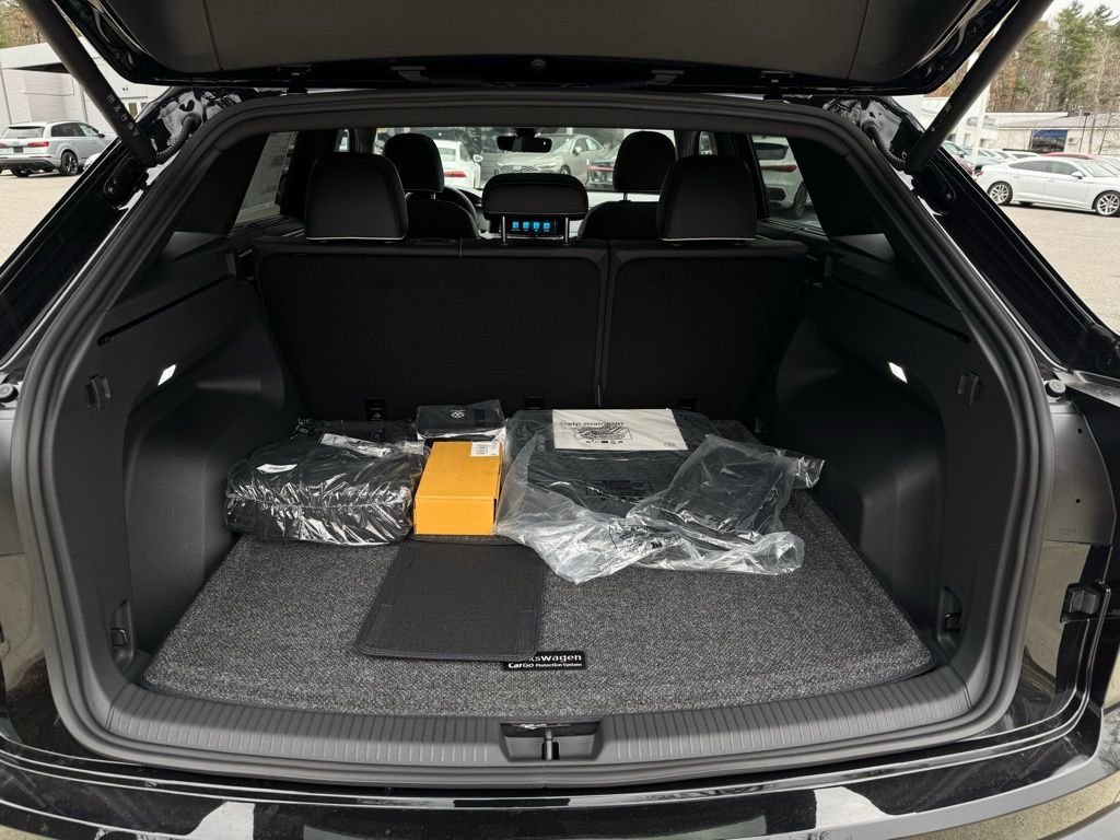 New 2026 Volkswagen Atlas Cross Sport SEL Premium R-Line AWD/4WD image 12