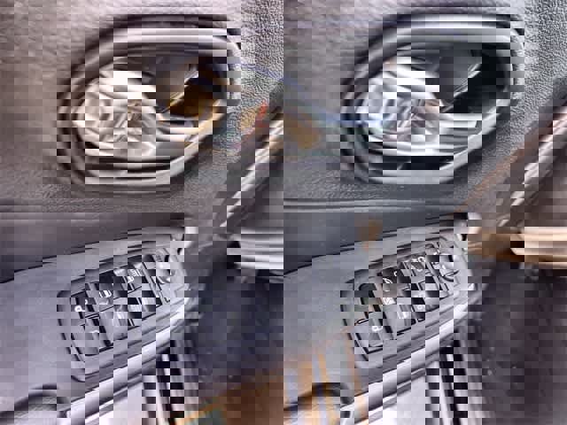 Used 2021 Jeep Cherokee Latitude Lux w/ Comfort/Convenience Group image 30