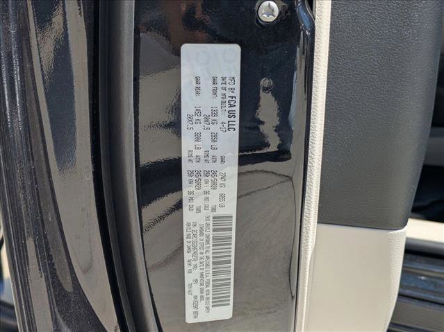Used 2017 Chrysler Pacifica Limited FWD image 26