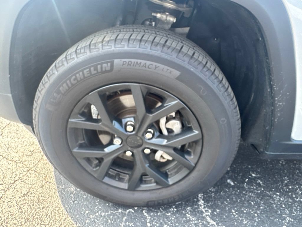 Used 2024 Jeep Grand Cherokee Altitude AWD/4WD image 44