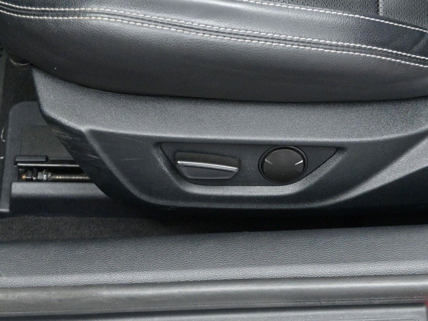 Used 2023 Ford Mustang Premium image 14