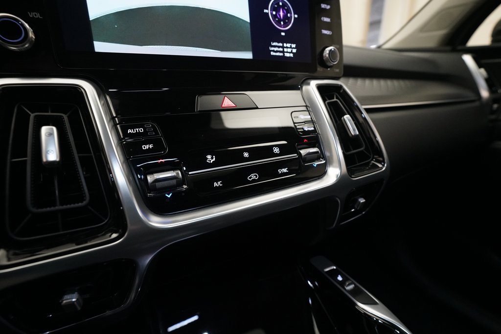 Certified 2023 Kia Sorento SX image 21