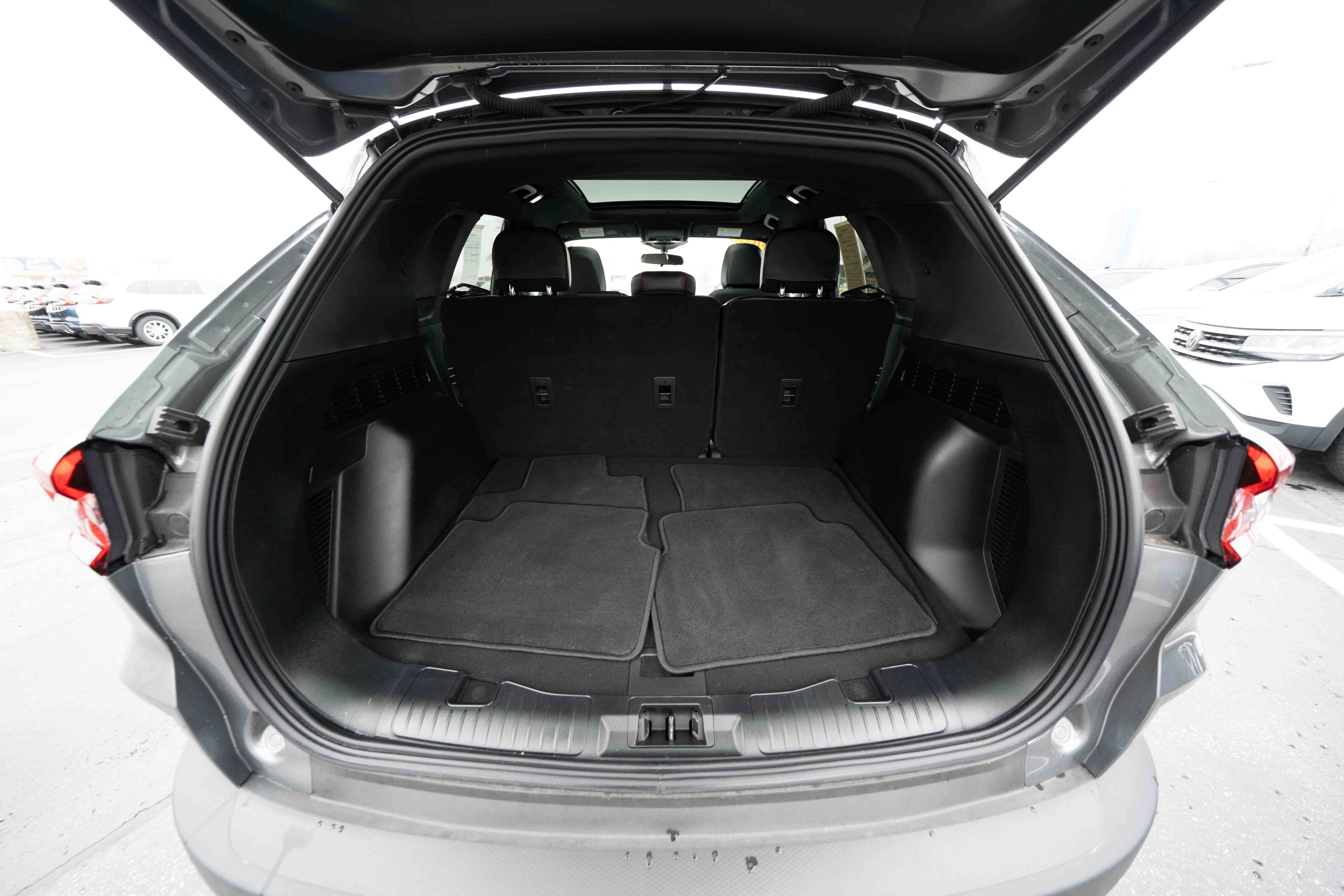 Used 2025 Ford Escape ST-Line w/ Cold Weather Package image 28