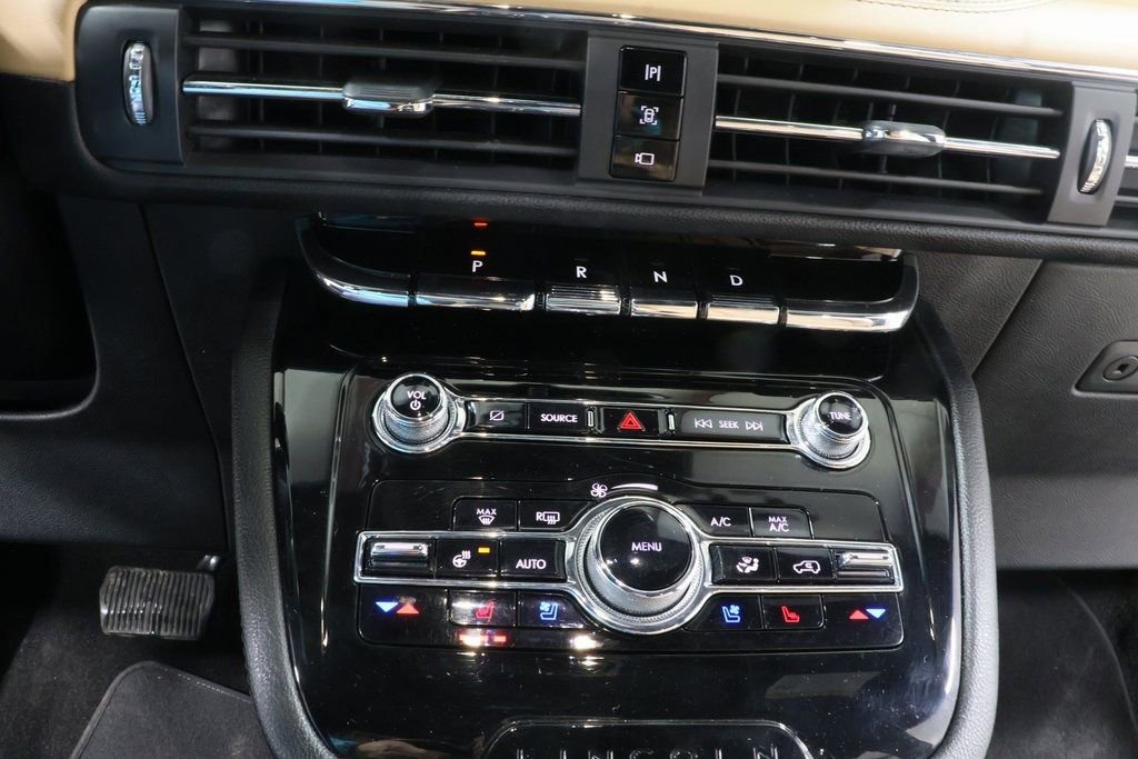 Used 2021 Lincoln Corsair Reserve w/ Equipment Group 201A image 10