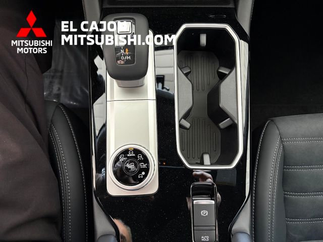 New 2026 Mitsubishi Outlander LE FWD image 17
