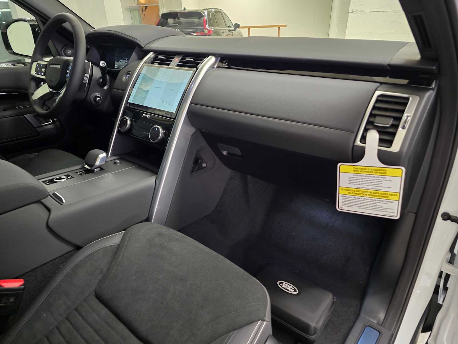 New 2026 Land Rover Discovery S AWD/4WD image 10