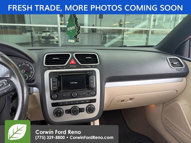 Used 2016 Volkswagen Eos Komfort FWD image 17