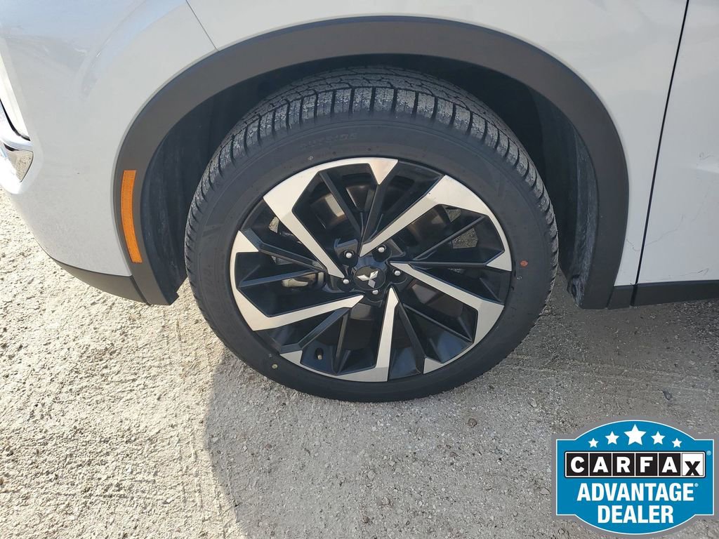Used 2024 Mitsubishi Outlander SE image 18