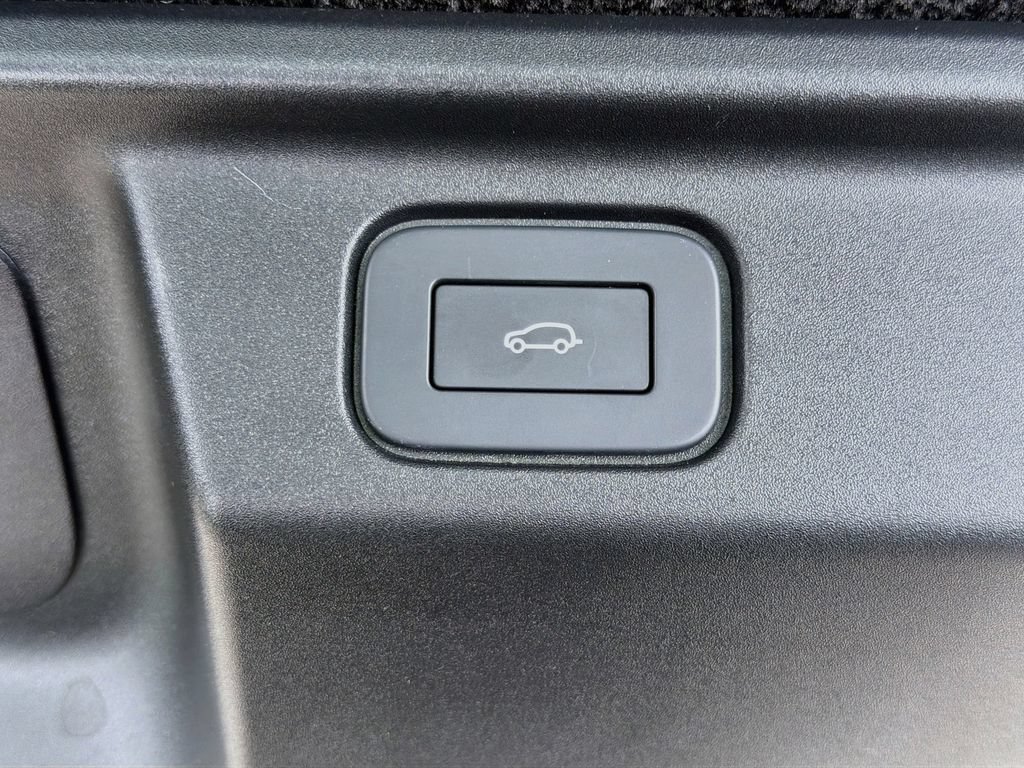 Used 2023 Land Rover Range Rover SV AWD/4WD image 47