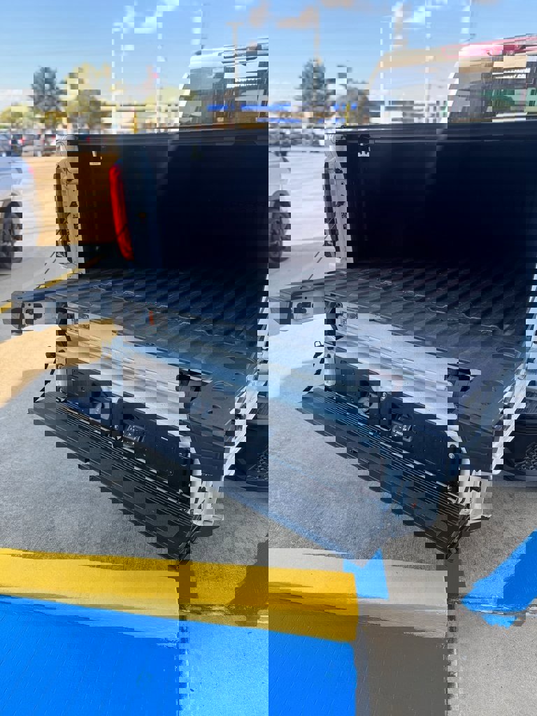 Used 2024 GMC Sierra 1500 AT4X image 7