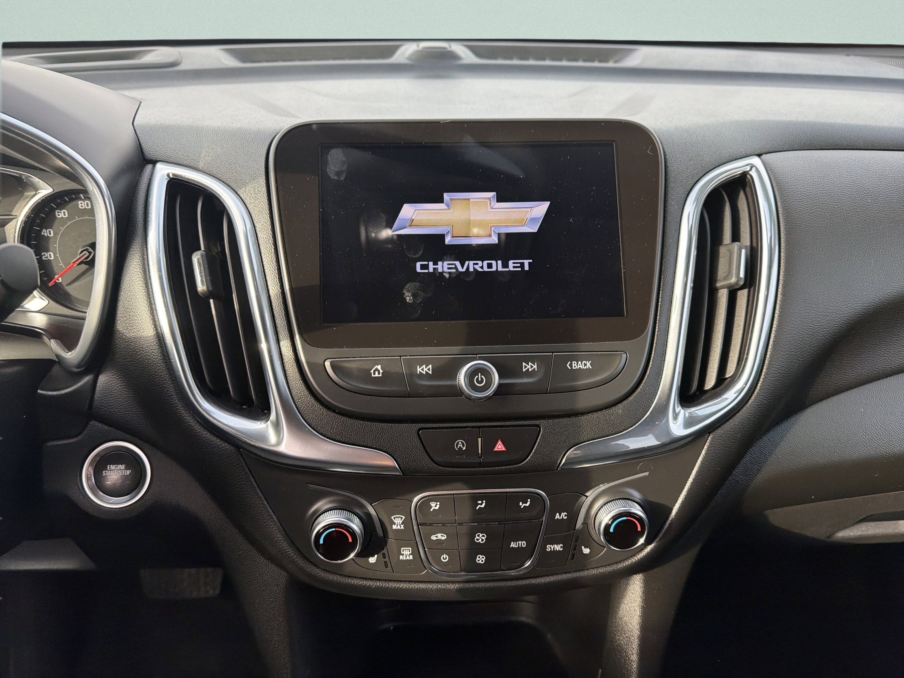 Used 2022 Chevrolet Equinox LT image 18