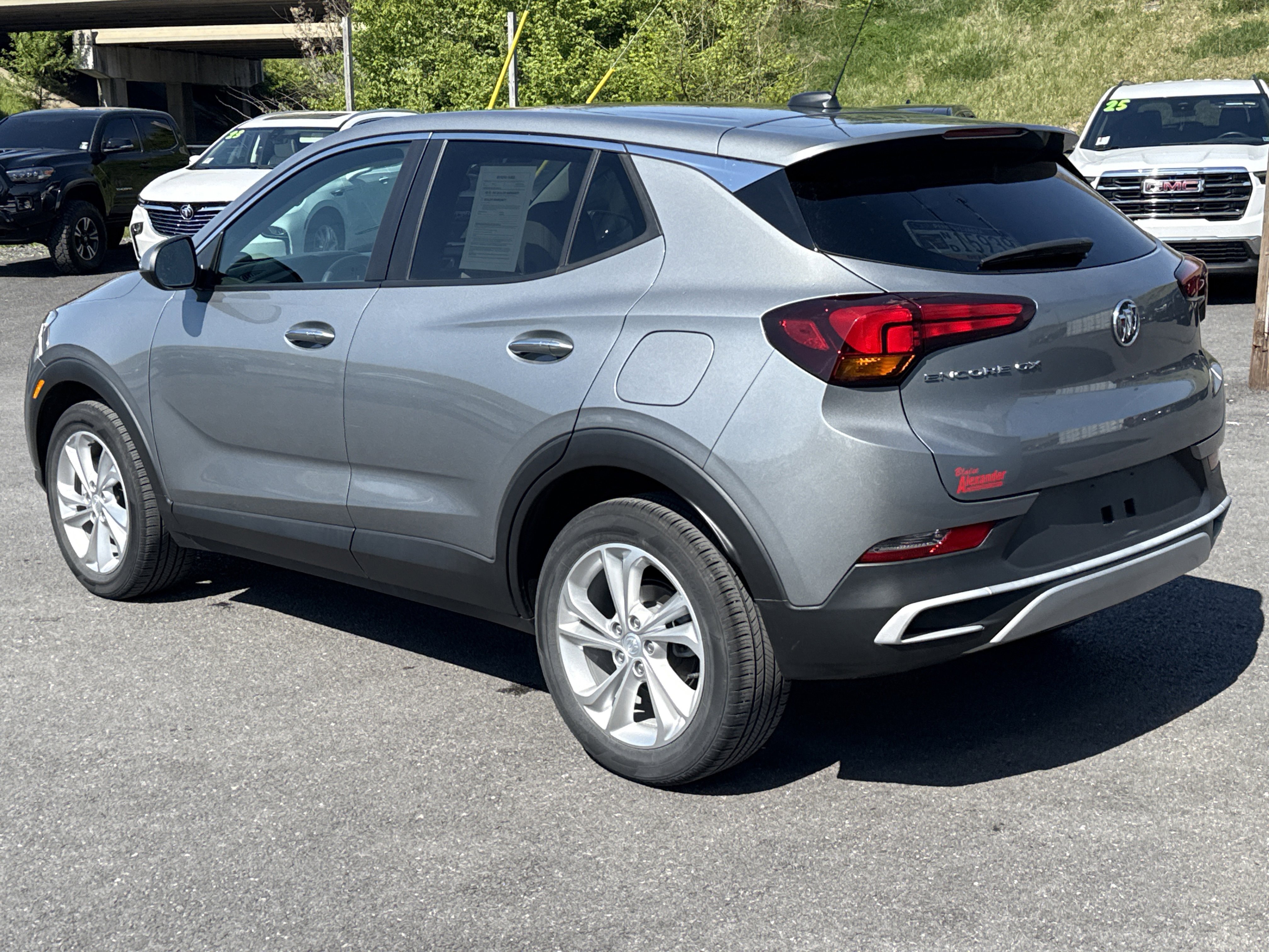 Used 2023 Buick Encore GX Preferred w/ Cold Weather Comfort Package FWD image 6