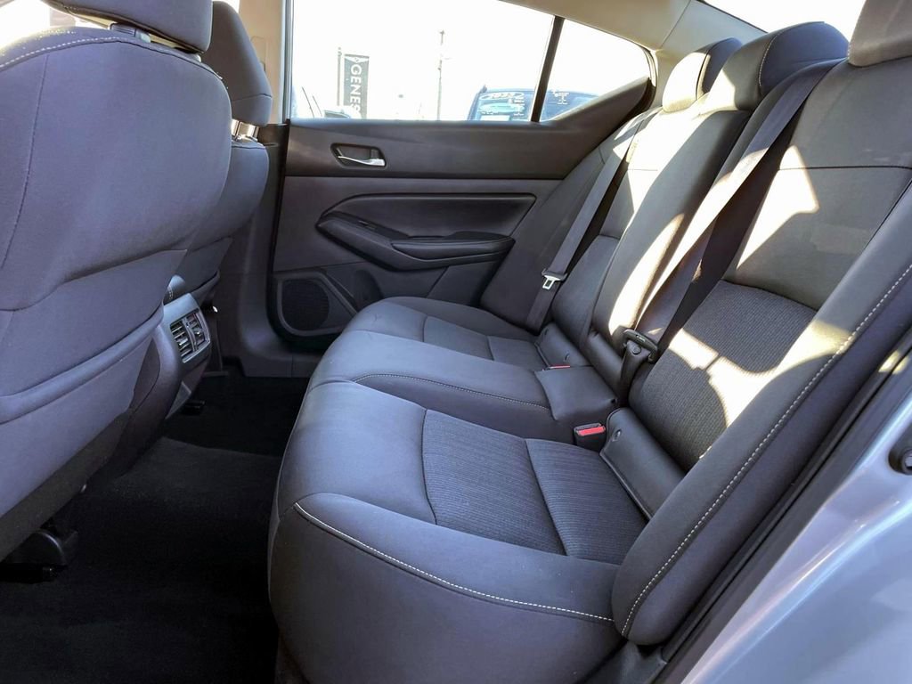 Used 2019 Nissan Altima 2.5 SV image 13