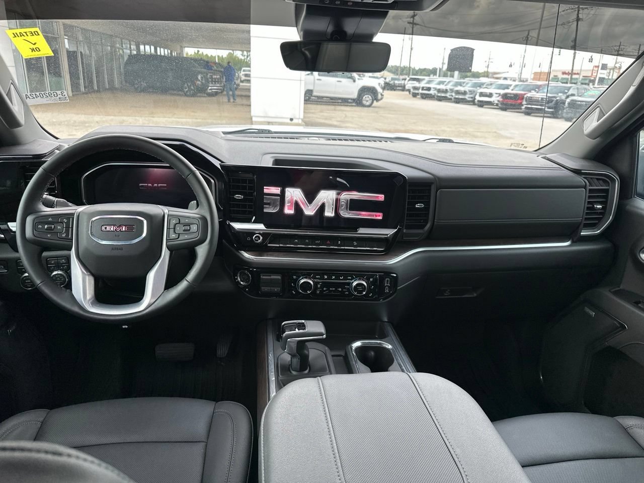 Used 2026 GMC Sierra 1500 SLT AWD/4WD image 9