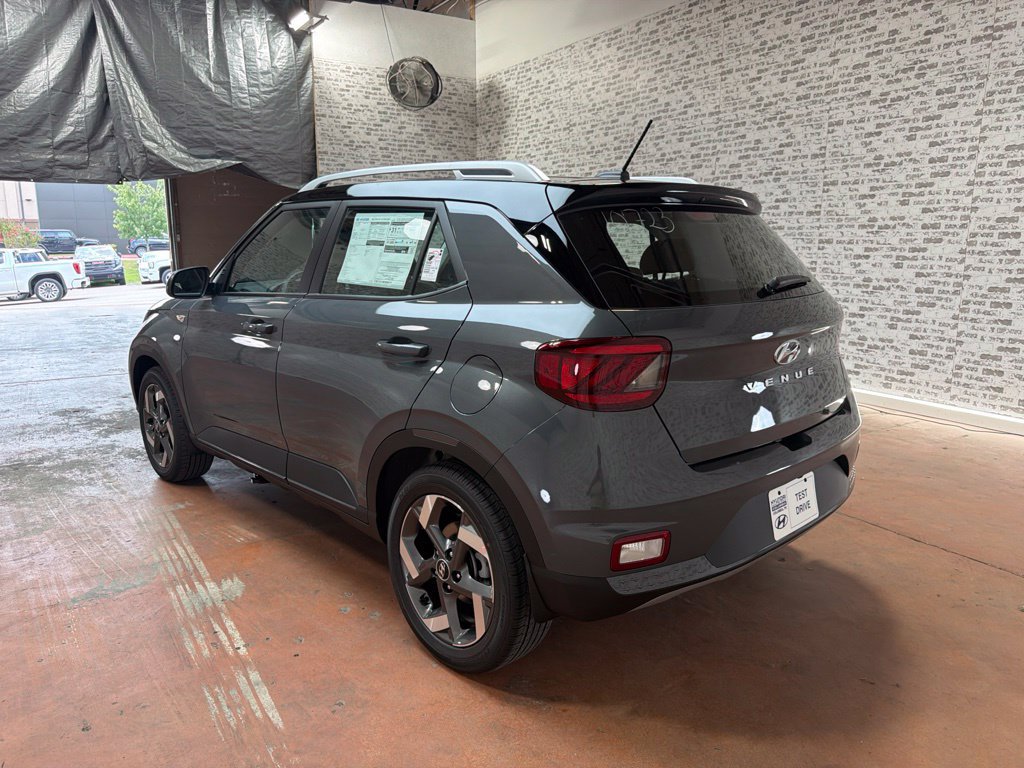 New 2026 Hyundai Venue SEL FWD image 5