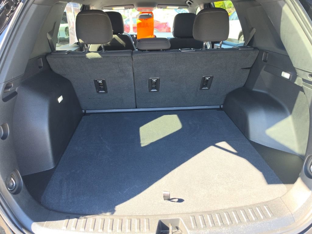 Used 2025 Chevrolet Equinox LT FWD image 22