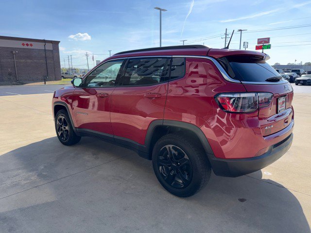 Used 2024 Jeep Compass Latitude AWD/4WD image 7