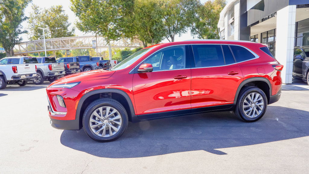 Used 2026 Buick Enclave Preferred FWD image 3