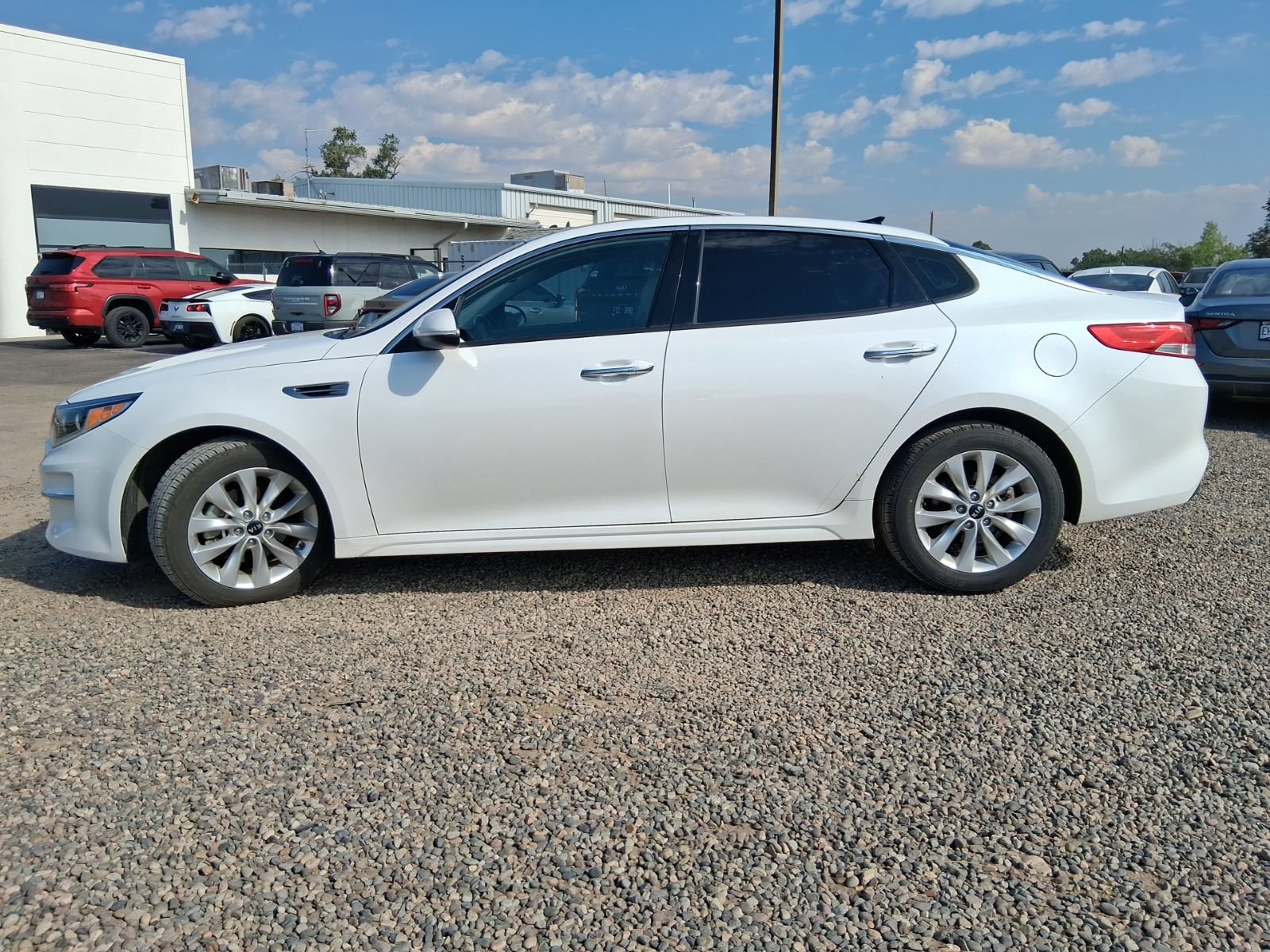 Used 2017 Kia Optima EX w/ Premium Package FWD image 2
