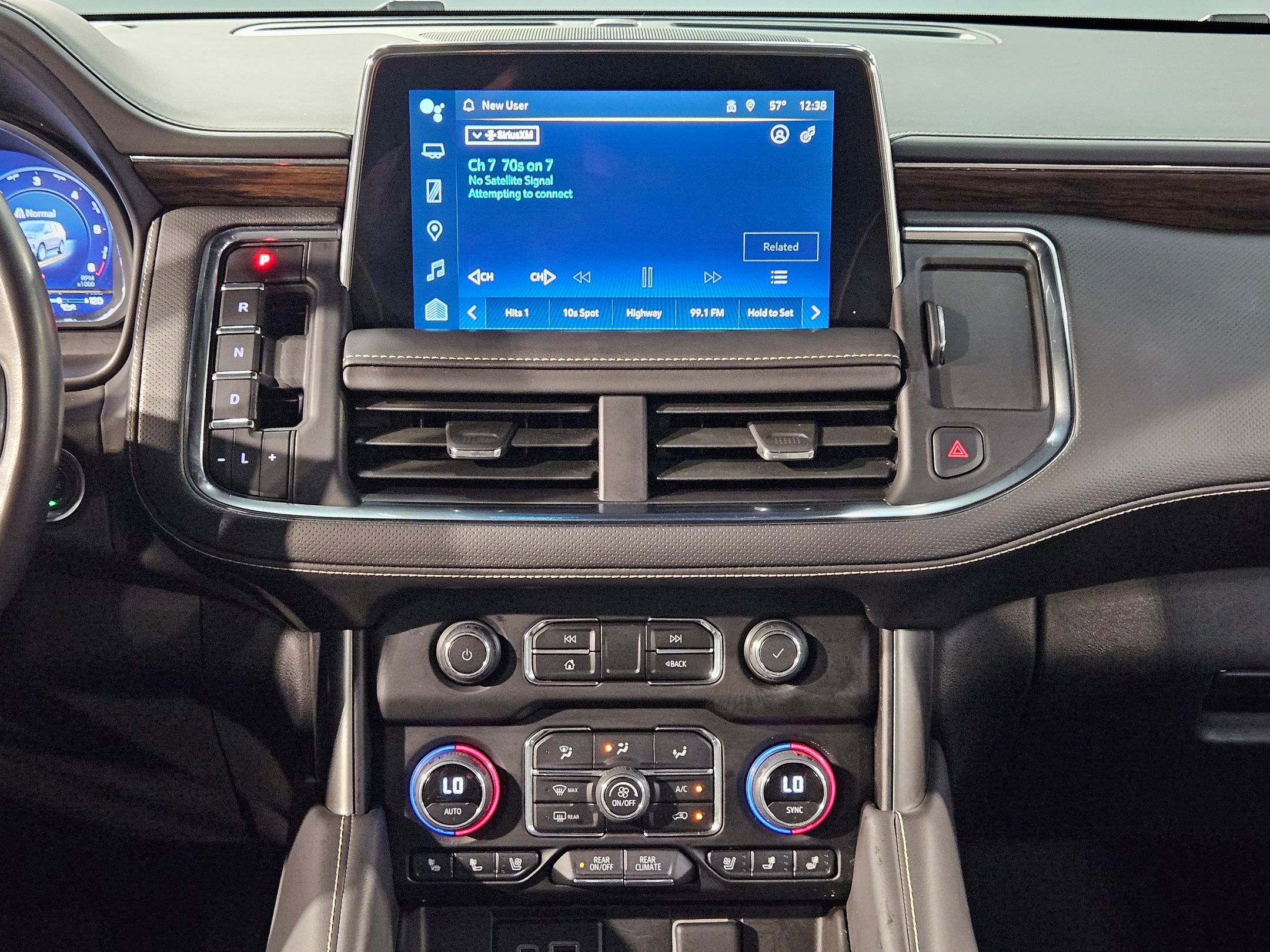 Used 2024 Chevrolet Suburban Premier image 16