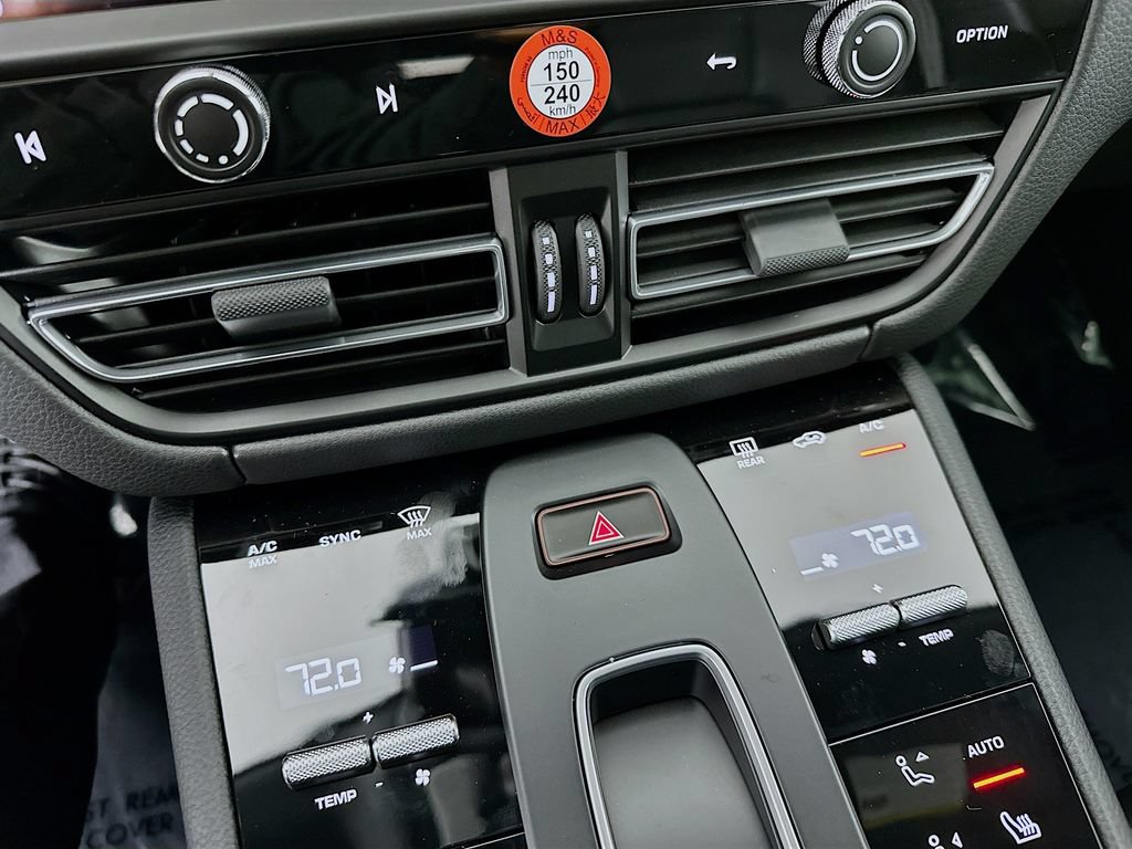 Certified 2026 Porsche Macan AWD/4WD image 18