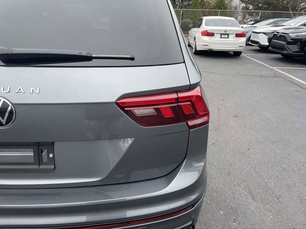 Used 2024 Volkswagen Tiguan SE R-Line w/ MDO Package, Three-Row image 18